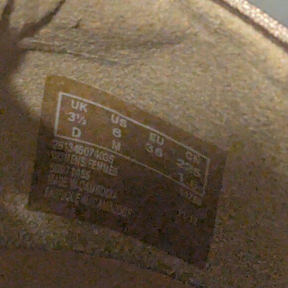 Clarks Metallic Gold Leather Slip On Flats with Comfort Insoles-Women's Size 6 - Picture 7 of 7